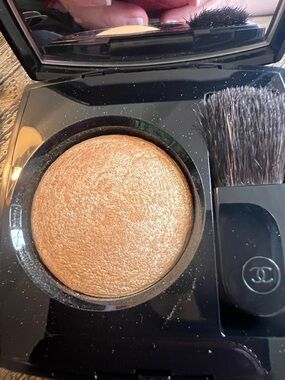 CHANEL Gold Highlighter Compact - Black & Gold Packaging